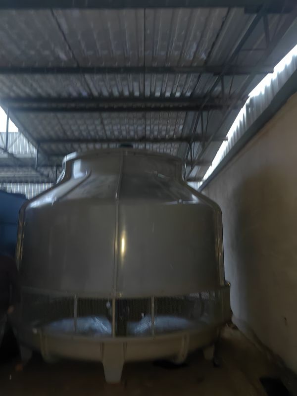 广安2<strong>200t玻璃钢冷却塔</strong>
